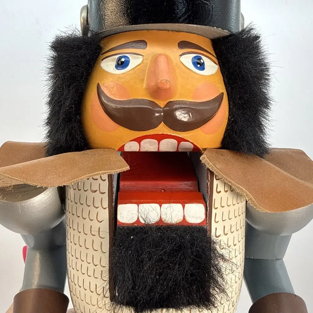 HUGE! ERZGEBIRGE VEB Hodrewa Rothenthal Nutcracker German Guard Soldier 24”